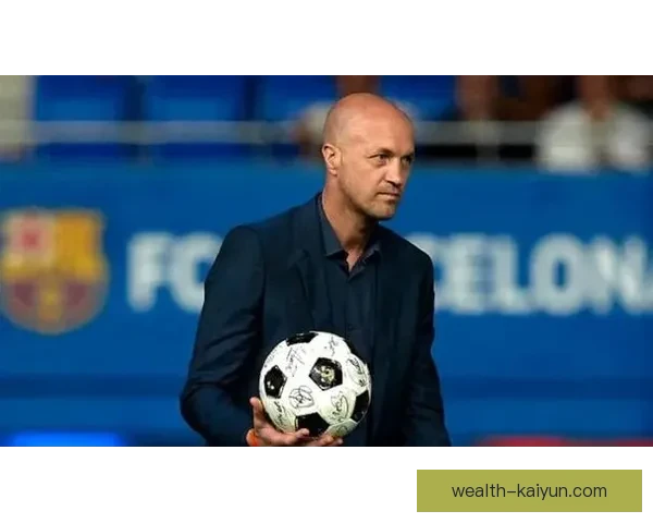 克鲁伊夫领导能力持续受到关注，教练哲学影响众多球员发展