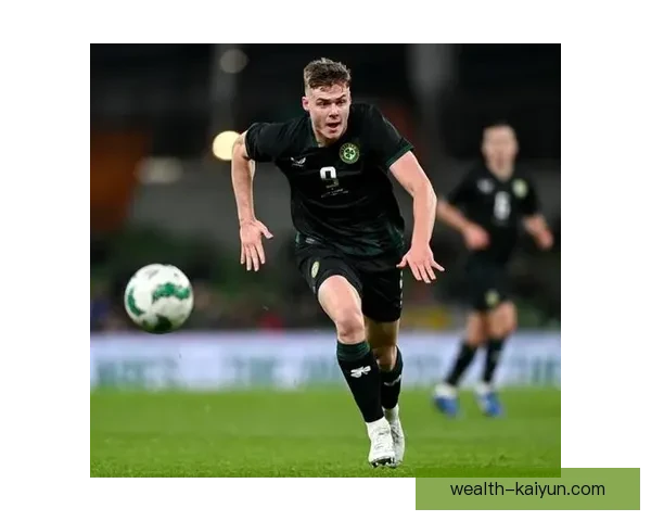 英超2025赛季，布莱顿表现稳健，争夺欧洲赛场席位能力增强。